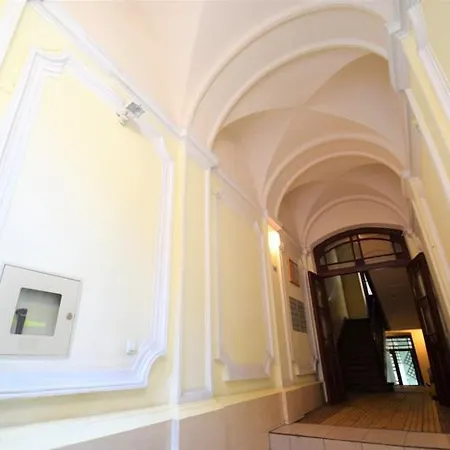 Viktoria Apartment *